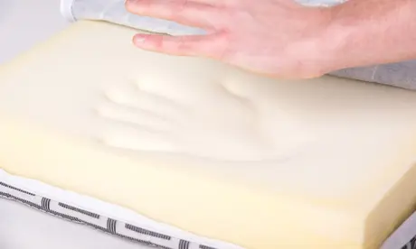 Pourquoi la mousse de mon matelas jaunit-elle ? Tout savoir sur l'oxydation