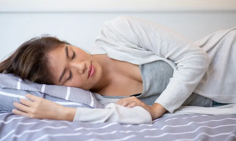 La zone d'épaules idéale pour les dormeurs latéraux : évitez les points de pression